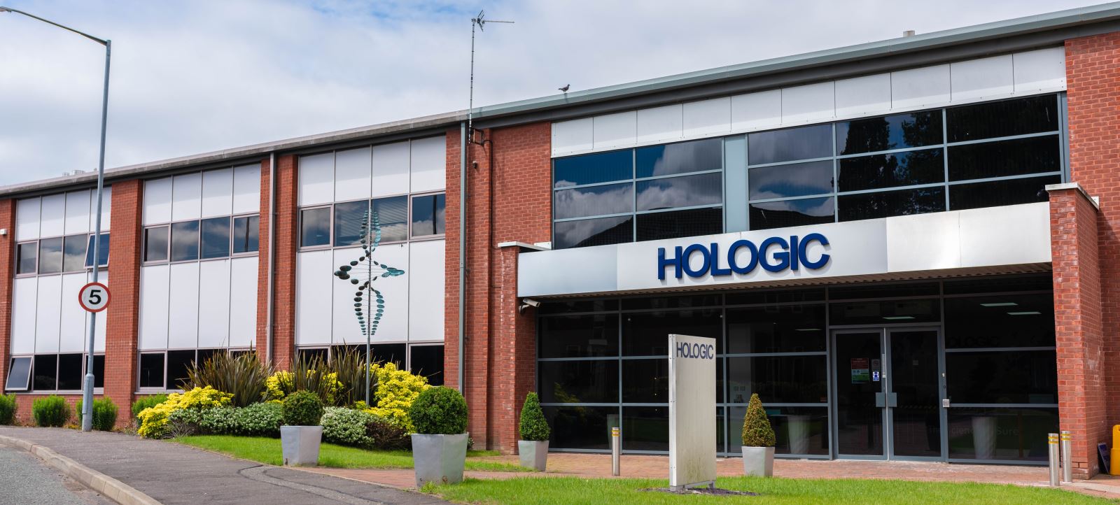 Hologic to Acquire Bolder Surgical for $160 Million, Expanding its Surgical Franchise